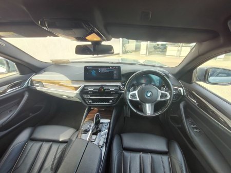 2023 BMW 5-Series - photo 4