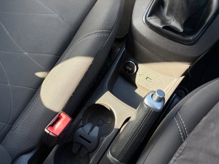 2017 Ford Fiesta - photo 24
