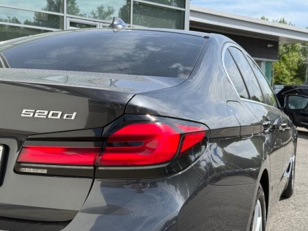 2022 BMW 5-Series - photo 19
