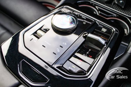 2025 BMW 5-Series - photo 24