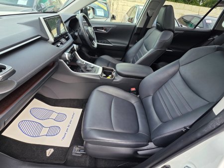 2019 Toyota RAV4 - photo 9