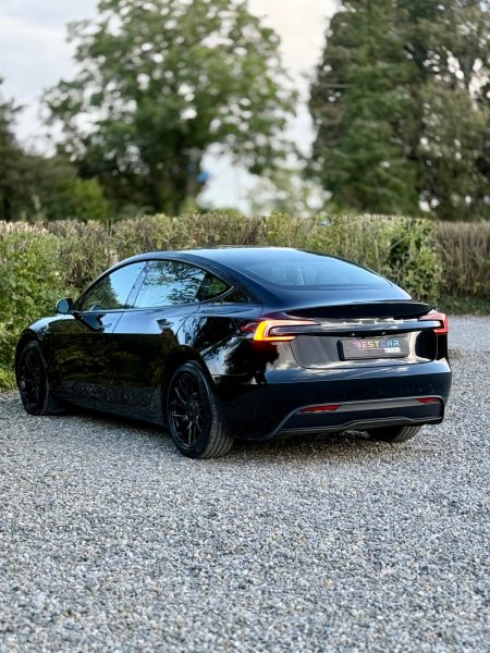2025 Tesla Model 3 - photo 10