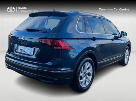 2024 Volkswagen Tiguan - photo 2