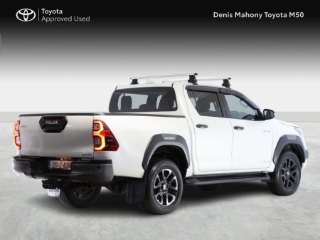 2025 Toyota Hilux - photo 2