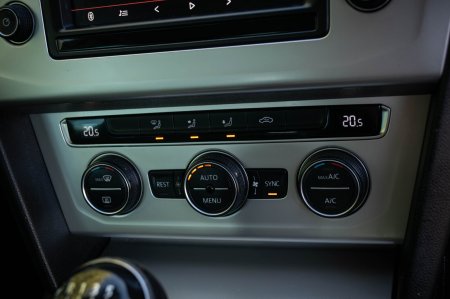 2016 Volkswagen Passat - photo 14