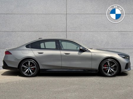 2024 BMW 5-Series - photo 3