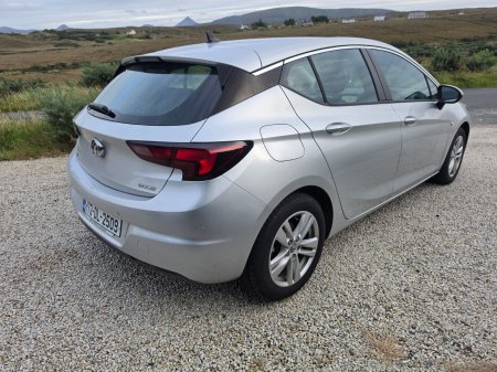 2017 Vauxhall Astra - photo 4