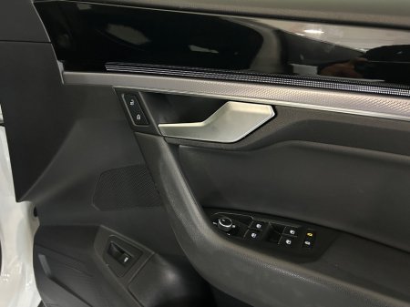 2019 Volkswagen Touareg - photo 17