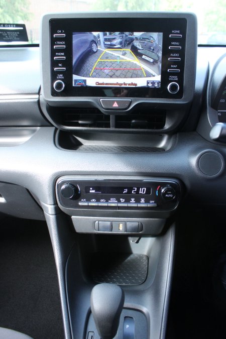 2020 Toyota Yaris - photo 11