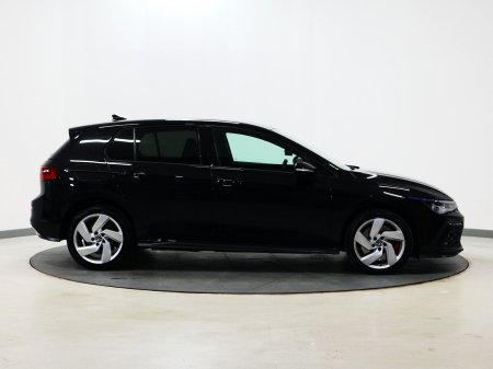 2023 Volkswagen Golf - photo 2