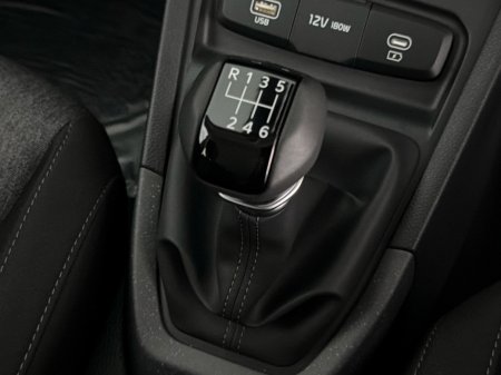 2027 Kia Stonic - photo 23