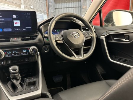2025 Toyota RAV4 - photo 9
