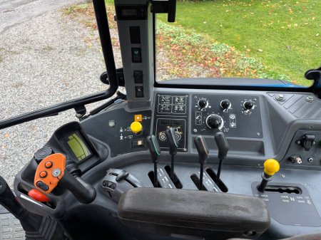 2007 New Holland Tm130 - photo 16