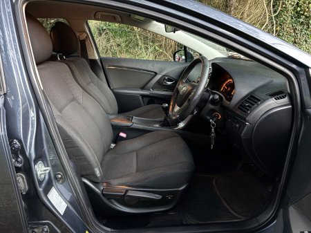 2010 Toyota Avensis - photo 7