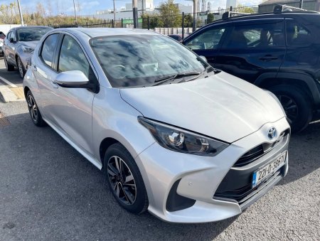 2022 Toyota Yaris - photo 2