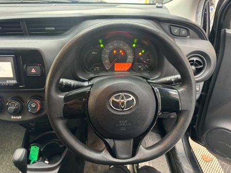 2019 Toyota Vitz - photo 8