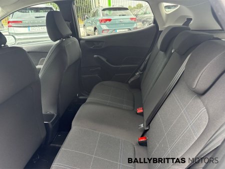 2021 Ford Fiesta - photo 8