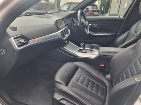 2022 BMW 3-Series - photo 28