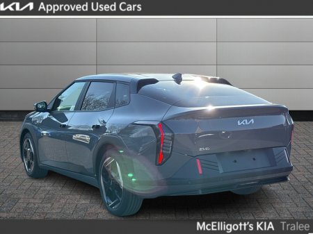 2026 Kia EV4 - photo 2