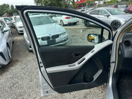 2011 Toyota Yaris - photo 9