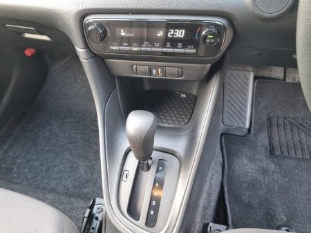 2021 Toyota Yaris - photo 12