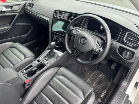 2020 Volkswagen Golf - photo 6