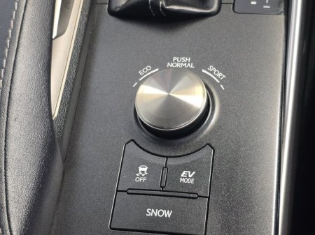 2019 Lexus IS - photo 16