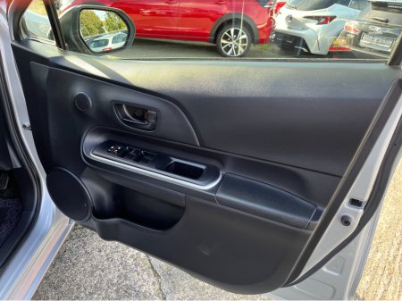 2020 Toyota Aqua - photo 12
