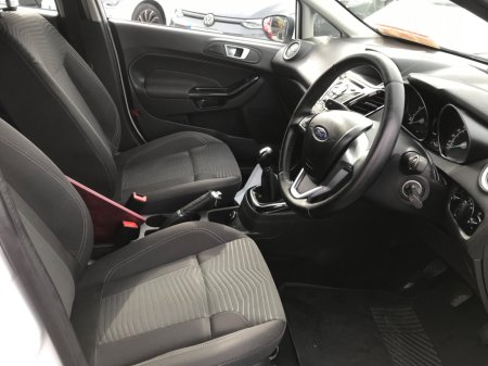 2017 Ford Fiesta - photo 29