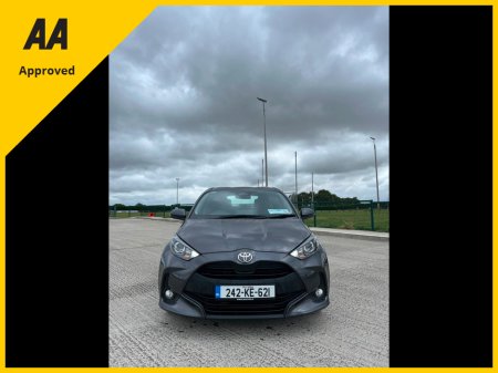 2024 Toyota Yaris - photo 2