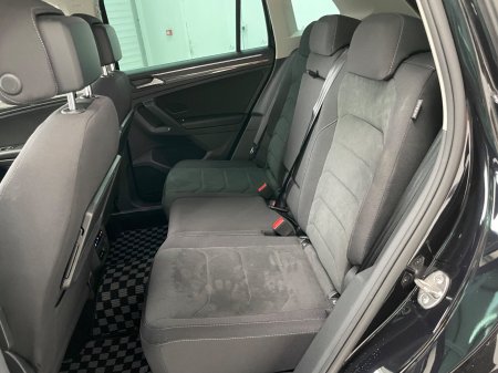 2020 Volkswagen Tiguan - photo 18