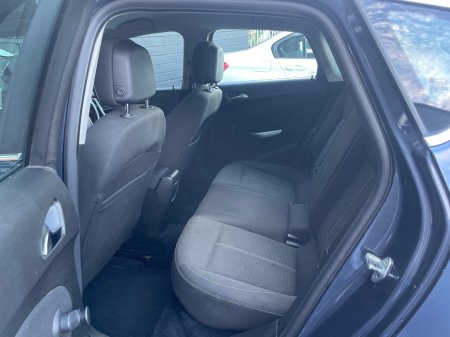 2010 Opel Astra - photo 12