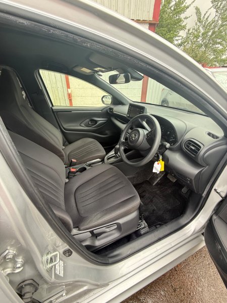 2021 Toyota Yaris - photo 15