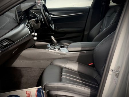 2023 BMW 5-Series - photo 11