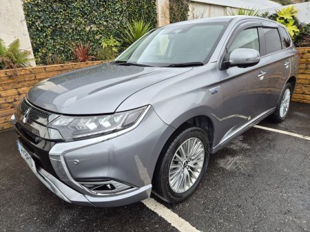 2020 Mitsubishi Outlander 2.4 PHEV / INTENSE SAFETY PACK / HIGH SPEC / TAX €160 (202 REG)