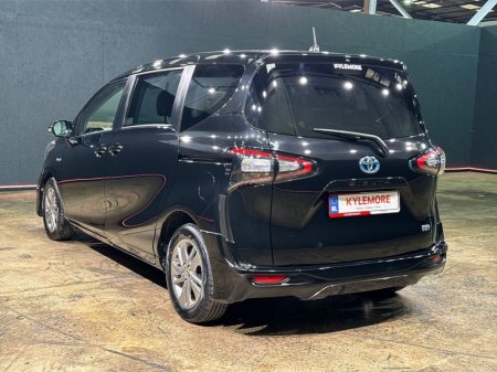 2017 Toyota Sienta - photo 5