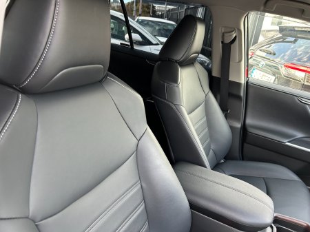 2020 Toyota RAV4 - photo 8