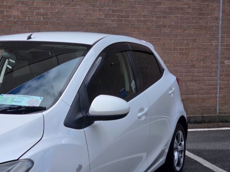 2014 Mazda Demio - photo 12