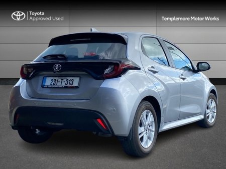 2023 Toyota Yaris - photo 2