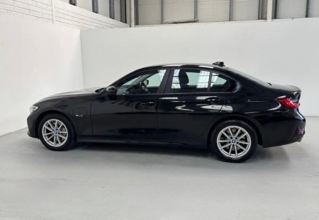 2021 BMW 3-Series - photo 4