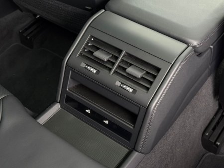 2025 Porsche Panamera - photo 36