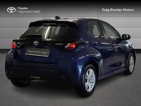 2023 Toyota Yaris - photo 2