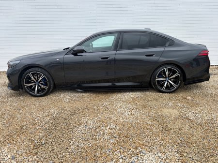 2024 BMW 5-Series - photo 23