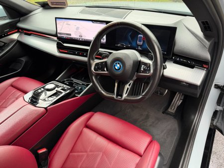 2024 BMW 5-Series - photo 21