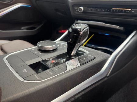 2022 BMW 3-Series - photo 11