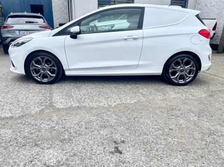 2022 Ford Fiesta - photo 21