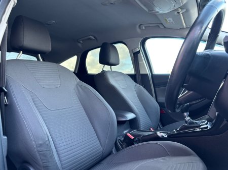 2016 Ford Focus - photo 22