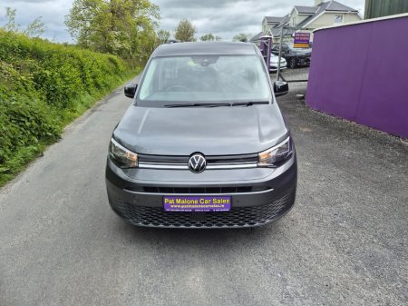 2023 Volkswagen Caddy - photo 2