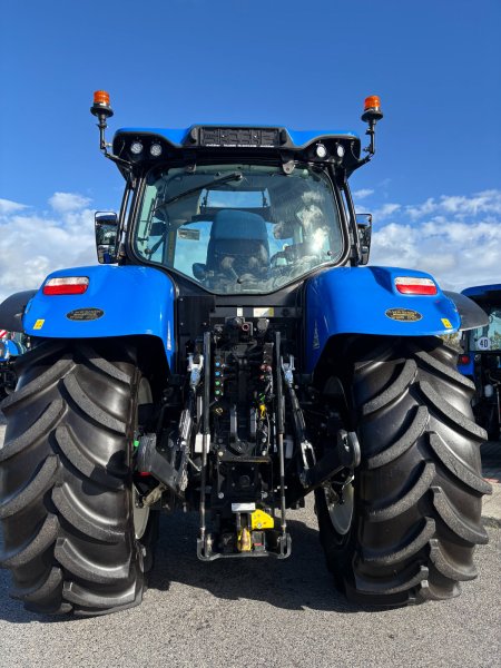 0 New Holland T7.225 - photo 4