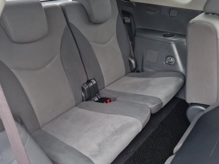 2013 Toyota Prius - photo 12
